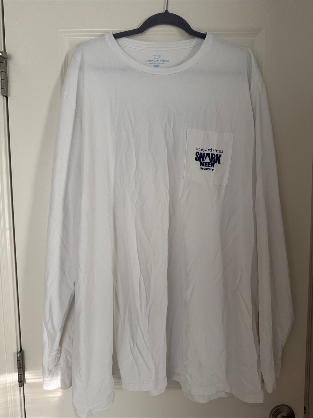 Vineyard Vines White Long-Sleeve Pocket Tee with Navy Graphic
